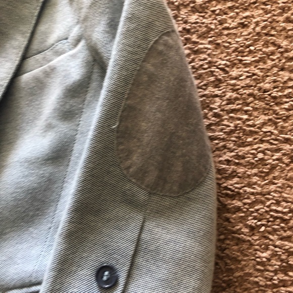 H and M boys blazer. One minor stain. Good shape - Picture 2 of 7
